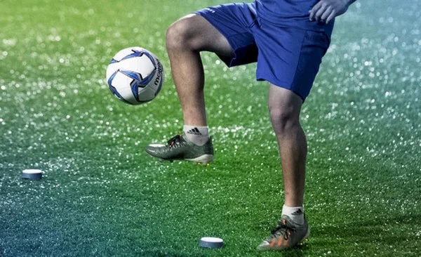 Cự ly tuyến tác động ra sao đến sức mạnh phòng ngự và đánh giá kèo bóng đá?