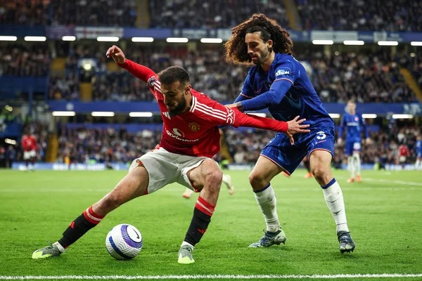 Sự phản kháng mềm trong bóng đá có phải là cách chống lại huấn luyện viên?